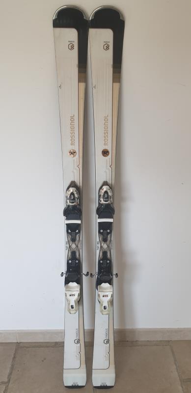 SKI D'OCCASION FEMME ROSSIGNOL FAMOUS 8 TEST 2019 + FIXATION LOOK