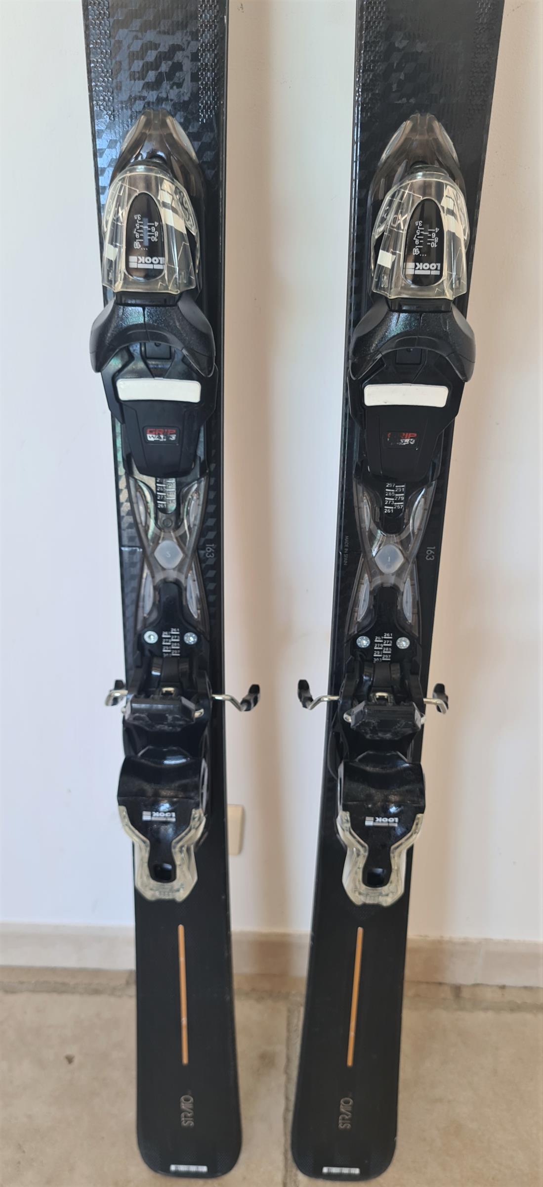 SKI D'OCCASION FEMME ROSSIGNOL STRATO BLACK WOMAN 2019