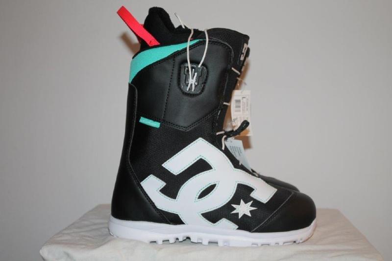 BOOTS DE SNOWBOARD DC SHOES AVOUR WOMEN'S BLACK WHITE · Skiokz